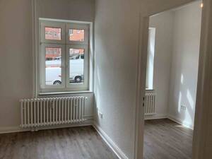 Mitten im Geschehen: gemütliche 2-Zimmer Wohnung mit Mansarde im Zentrum von Kiel per sofort – 24103 Kiel – Vorschaubild 2