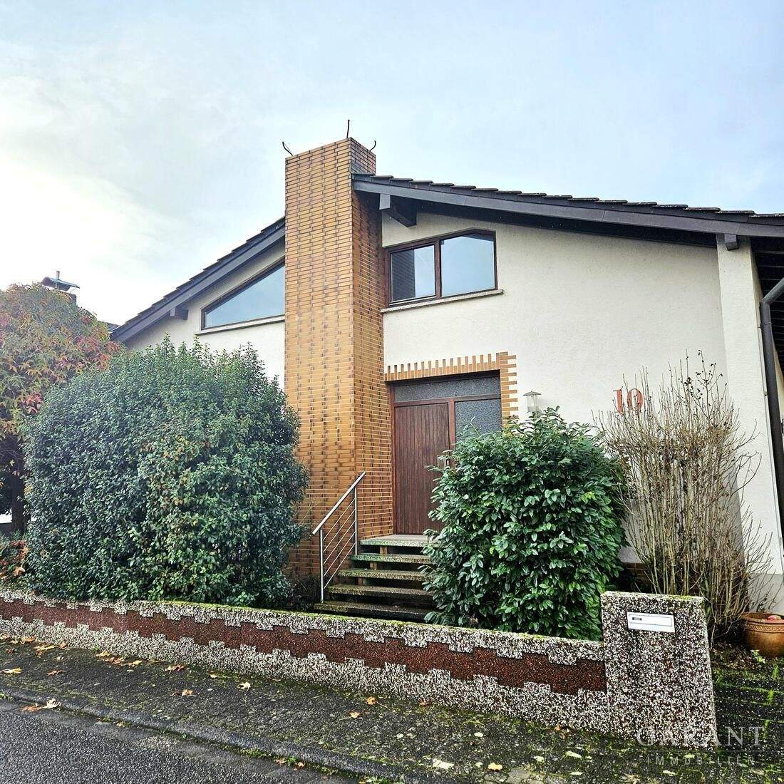 * Bungalow in ruhiger Lage von Neuburg * – Neuburg am Rhein – Bild 1 von 9