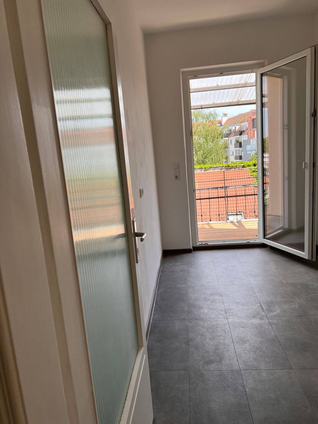 Sanierte 4-Zimmer Altbauwohnung in Fürth-Billinganlage mit Balkon und bester Anbindung – Fürth – Vorschaubild 5