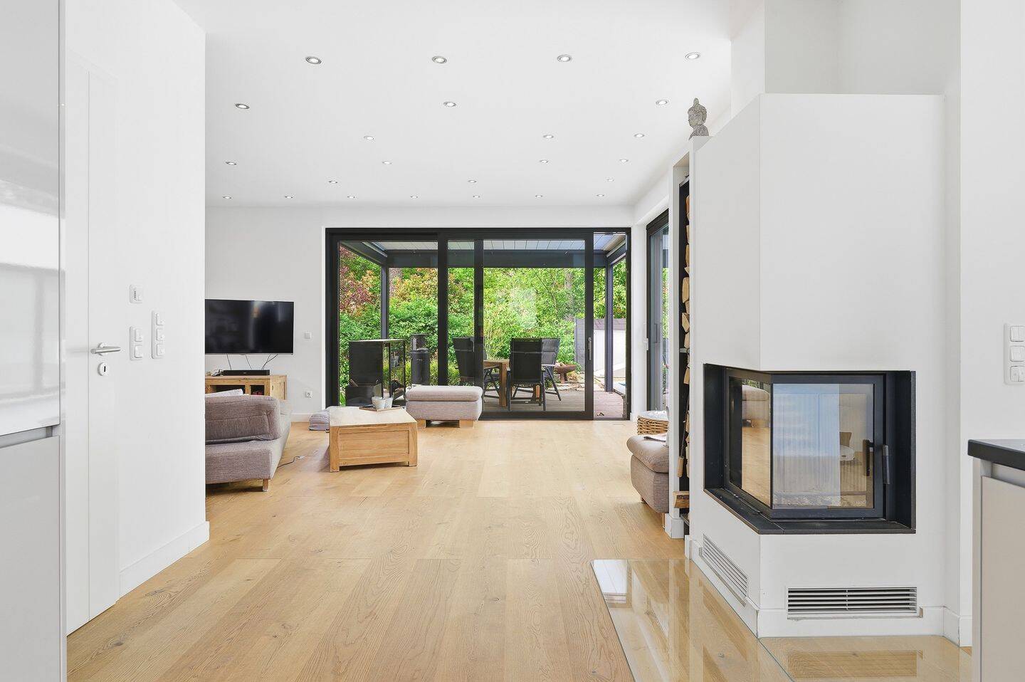 2 Häuser 1 Lebensentwurf: stilvolle Villa + moderner Bungalow | Pool | nur 1,9% Provision – Berlin – Vorschaubild 9