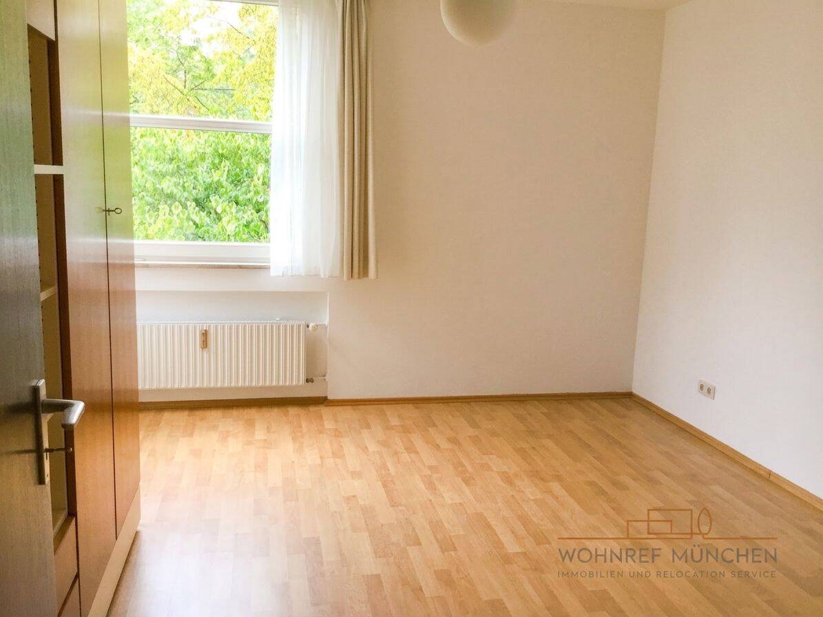 Schöne 4-Zimmer-Wohnung mit sonnigem Balkon und viel Raum zum Leben – München – Vorschaubild 5