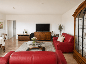 Modernisierte Wohnung mit Weitblick - Einziehen und Wohlfühlen