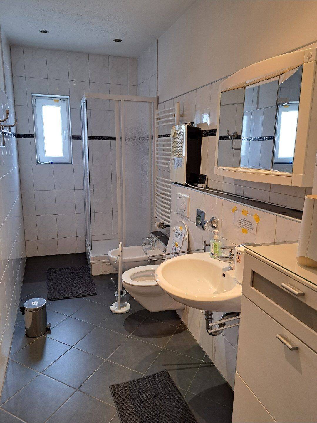 Studenten Wohngemeinschaft WG-ZIMMER 20m2 1Person Nichtraucher – Leverkusen – Vorschaubild 2