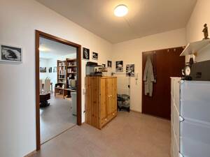 Gut geschnittene 2 Zi-Wohnung inkl. Stellplatz - zentrale Wohnlage! – 63069 Offenbach am Main – Vorschaubild 3