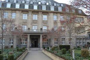 Ap.-Nr. 57, 2 ZKB, Kaiser-Friedrich-Residenz, Langgasse, Wiesbaden