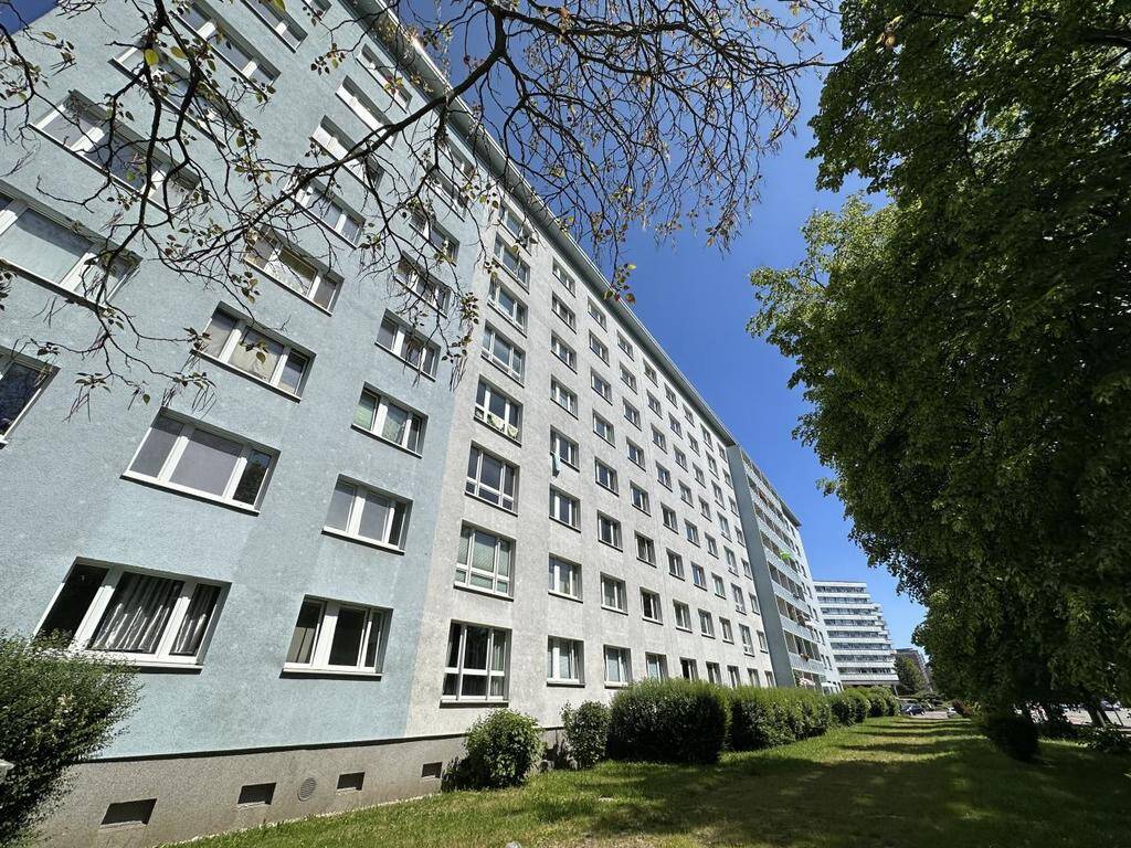 Zentral gelegene 2-Raum-Wohnung mit Tageslichtbad – Chemnitz – Vorschaubild 4