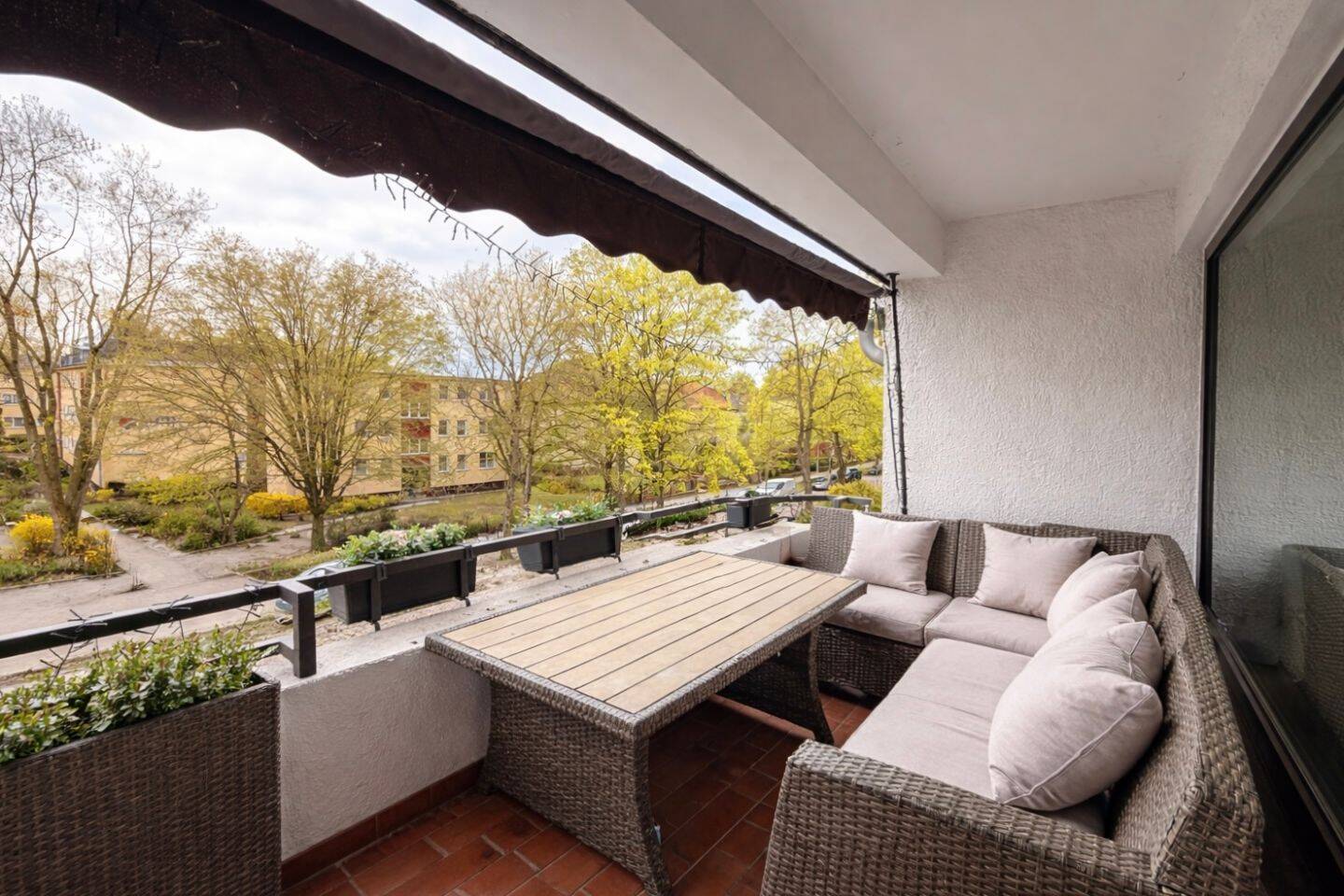 Frei nach Vereinbarung: 3-Zimmer-Wohnung mit Loggia im Komponistenviertel von Berlin Lankwitz
