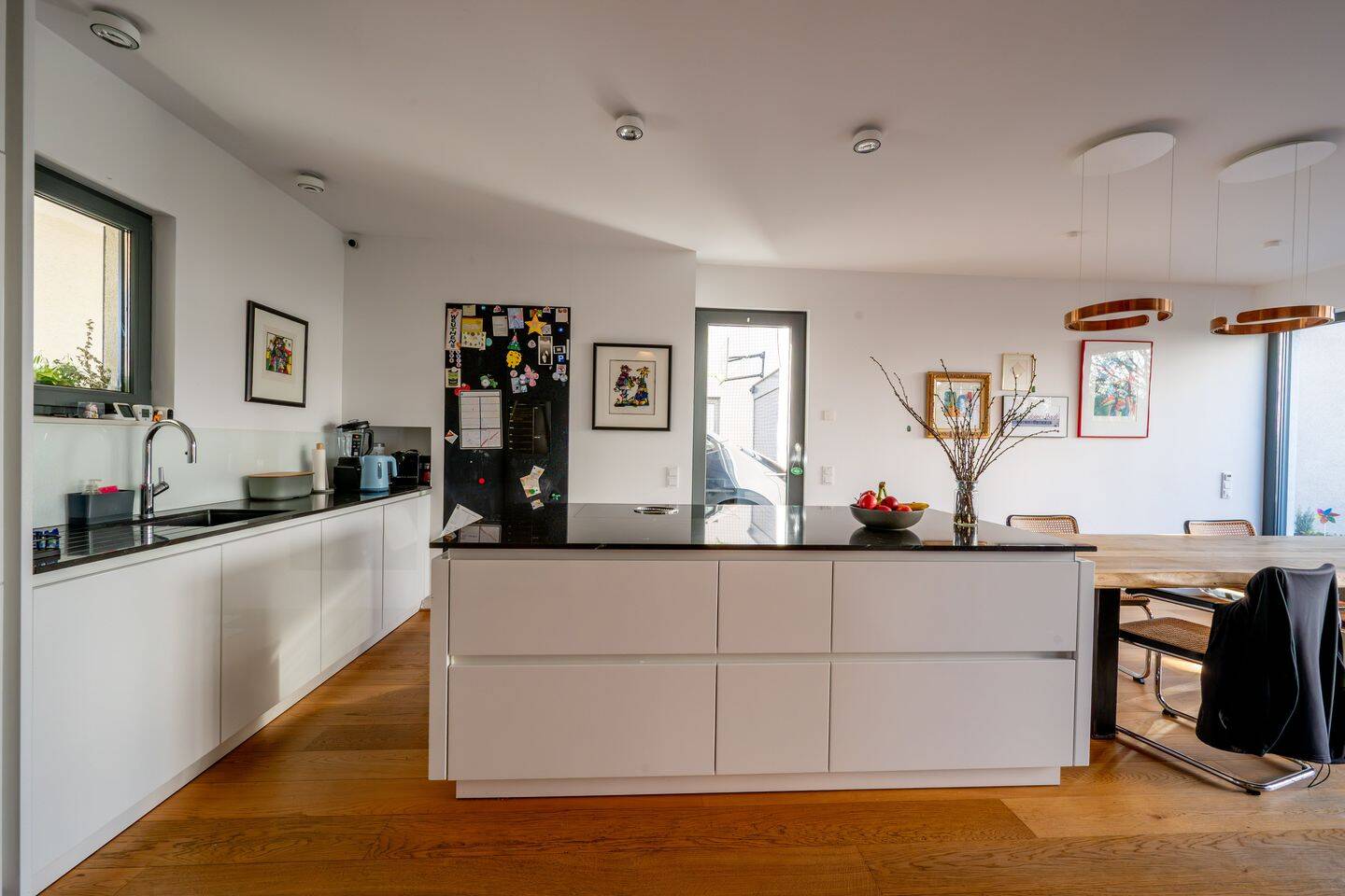 Exklusive Architekten-DHH mit Innenhof & großer Duplex-Garage Bestlage Frankfurt-Riedberg-Westflügel – Frankfurt am Main – Vorschaubild 4