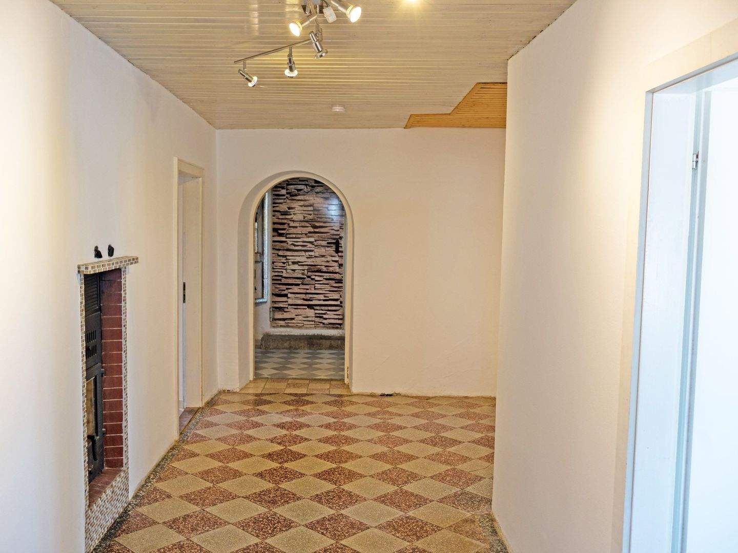 Landschaftlich reizvoll gelegenes Bauernhaus mit Ausbaugenehmigung zum Mehrfamilienhaus – Rohrdorf – Vorschaubild 3