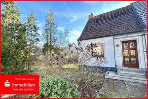 Charmantes Reihenendhaus mit großem Grundstück und Entwicklungspotenzial – 23568 Lübeck – Vorschaubild 1