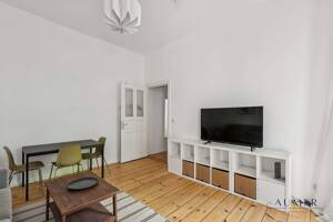 2-Zimmer-Altbauwohnung mit Balkon - ruhige Hinterhauslage, 1. OG – 10245 Berlin – Vorschaubild 4