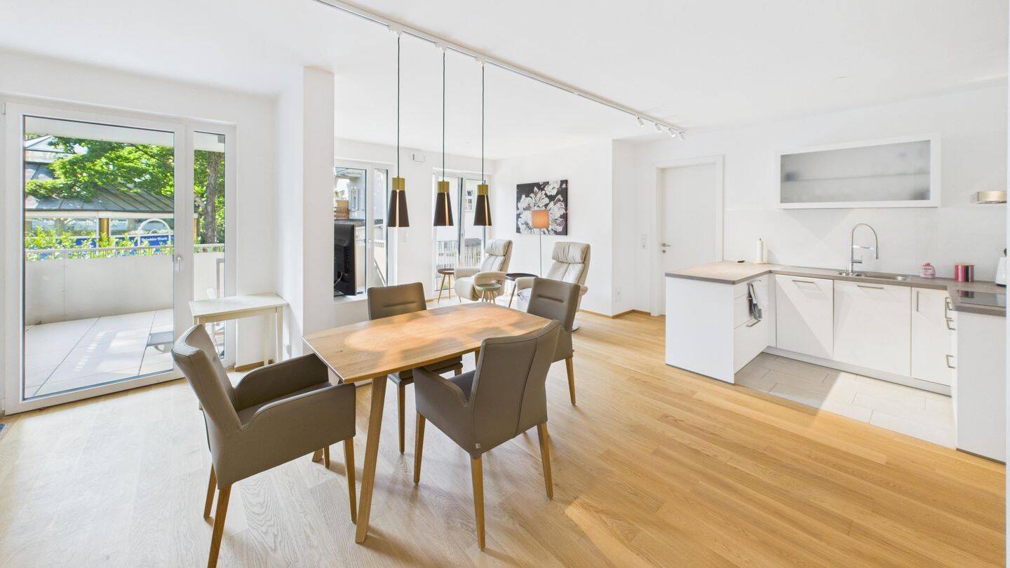 Barrierefreie 2-Zimmer-Stadtwohnung (BJ 2021) mit Südbalkon & Aufzug in Bad Reichenhall