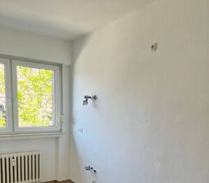 3- bis 4-Zimmerwohnung mit großem Balkon und Blick ins Grüne, Garage, Parkettböden und weißen Bädern – 45481 Mülheim an der Ruhr – Vorschaubild 4