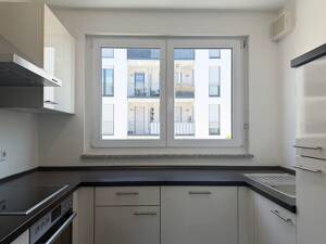 Schöne 2-Zimmer-Wohnung mit sonnigem Balkon und Tiefgaragenstellplatz – 81369 München – Vorschaubild 5