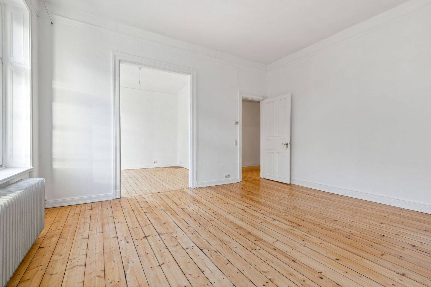 Stilvolle Altbauwohnung in Altona mit hohen Decken, Dielenboden und Balkon – Hamburg – Vorschaubild 7