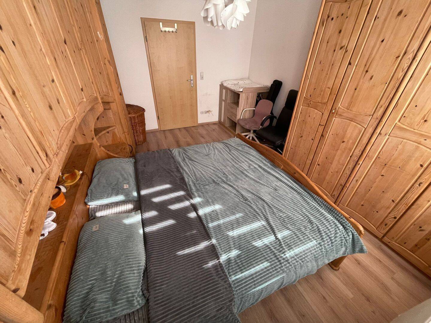 Nachmieter gesucht! Gemütliche 3-Zimmer-Wohnung mit Balkon & EBK im Lutherviertel – Chemnitz – Bild 1 von 9