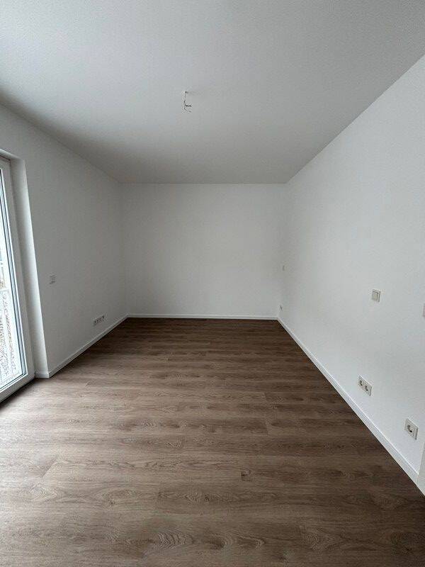 Geräumige 3-Zimmer-Wohnung mit EInbauküche und Balkon – Dresden – Vorschaubild 5