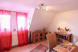 Familienglück mit Garten, Doppelgarage & ausgebautem Dachgeschoss - sofort bezugsfrei! – 97215 Uffenheim – Vorschaubild 6
