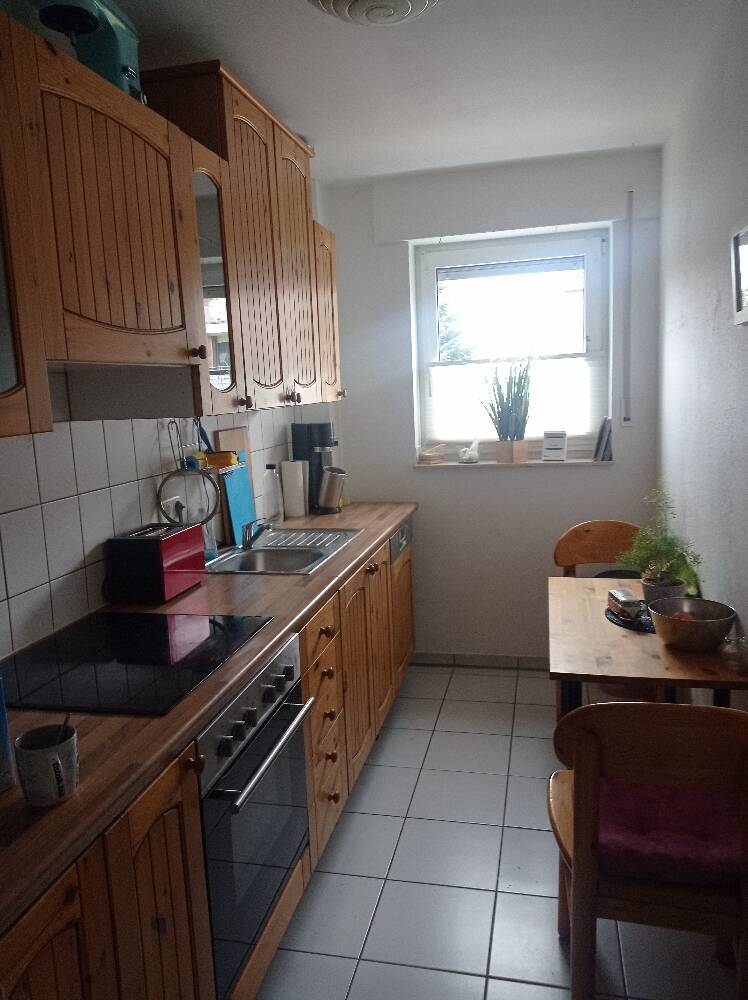 Schöne 3 Zimmer Wohnung, im 1. OG links