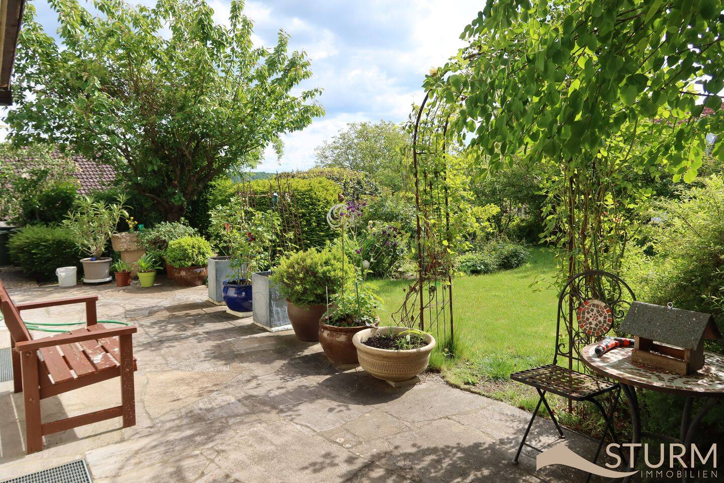 Stattliches, grundsolides Domizil mit Doppelgarage und wunderschön eingewachsenem Garten in ruhige Lage - Dingolshausen – Dingolshausen – Vorschaubild 3