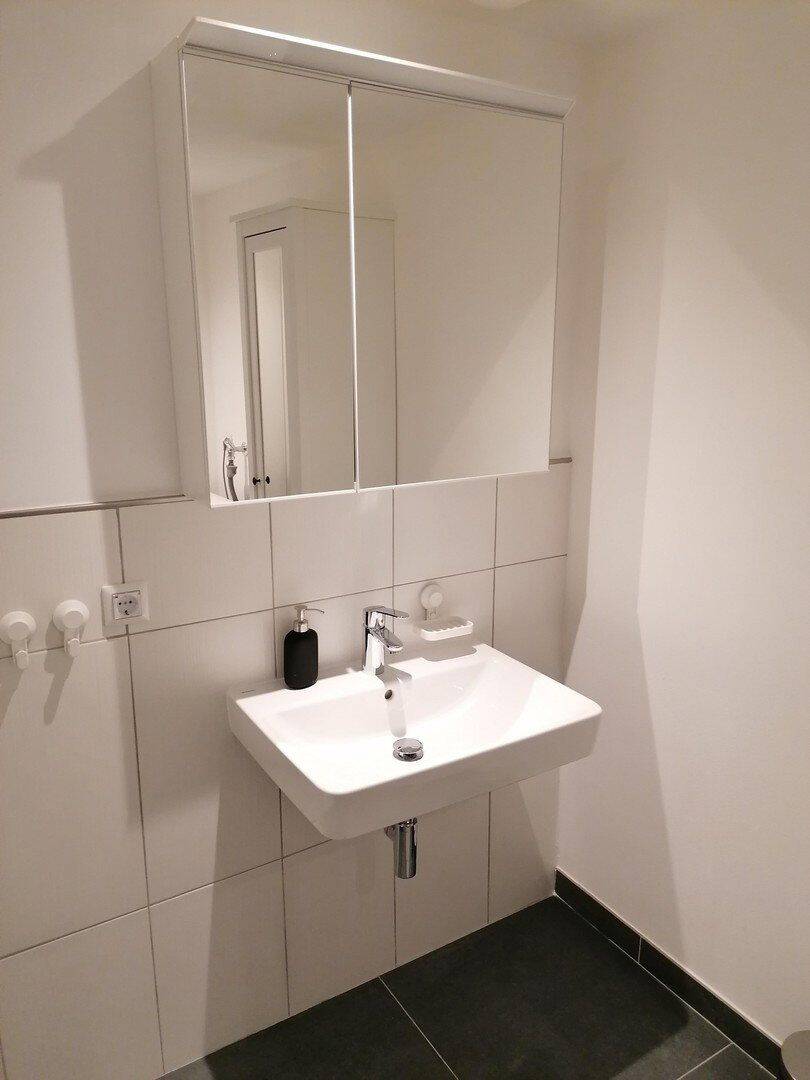 Not for familys. Several Rooms in a 149 sqm apartment near the TH Cologne campus and Bayer-Chempark – Leverkusen – Vorschaubild 4