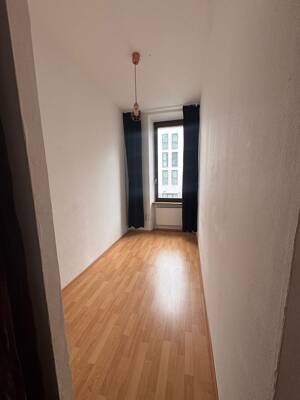 großes WG-Zimmer für Auszubildende und Studenten - nähe Fürther Innenstadt! – 90762 Fürth – Vorschaubild 2