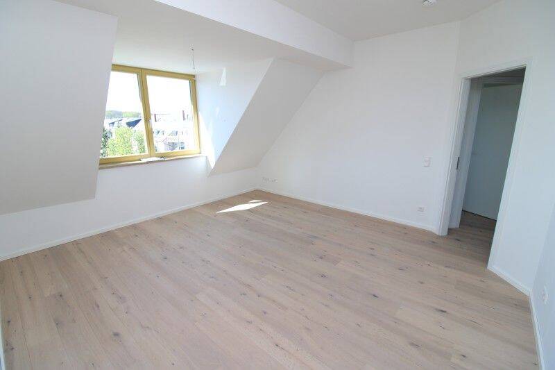 Erstbezug im Neubau: Exklusive Dachgeschosswohnung mit Loggia, Fußbodenheizung und Parkett! – Chemnitz – Vorschaubild 5