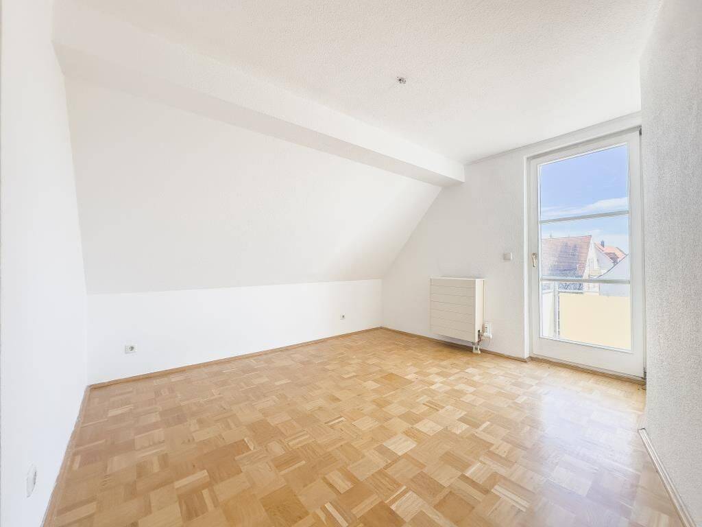 INDIVIDUELLE 3 ZI. DACHGESCHOSS-MAISONETTE MIT SONNEBLAKON - UNWEIT DER ELBE IN GUTER LAGE – Dresden – Vorschaubild 9