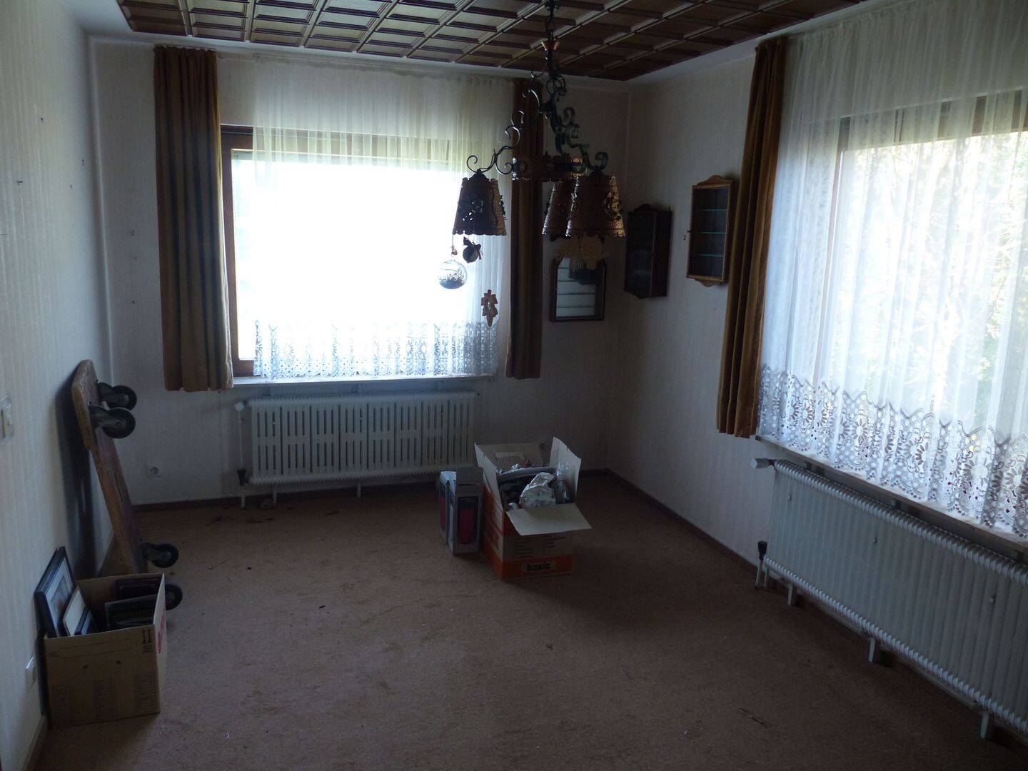 2-Familienhaus, freistehend, ruhige Lage, BJ1972, renovierungsbedürftig – Börtlingen – Vorschaubild 9