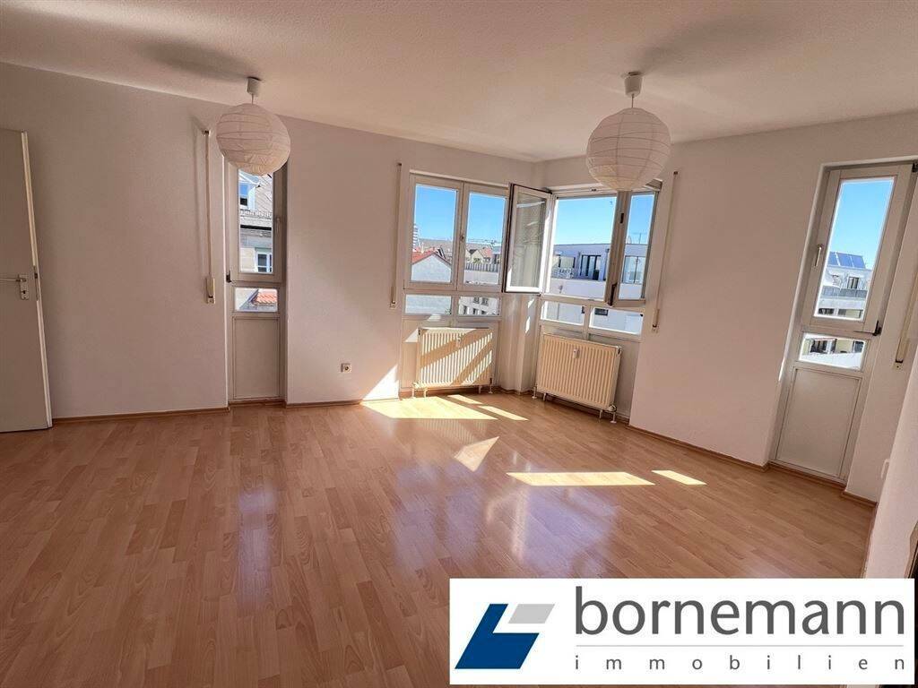 Nähe Zentrum! Oberste Etage! Freie 2-Zimmer-ETW inkl. TG-Duplexparker!