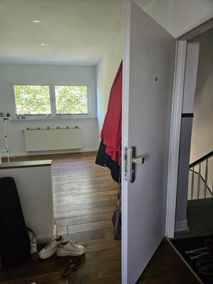 Helle 2-Zimmer-Dachgeschosswohnung in Essen-Rüttenscheid – 45131 Essen – Vorschaubild 2