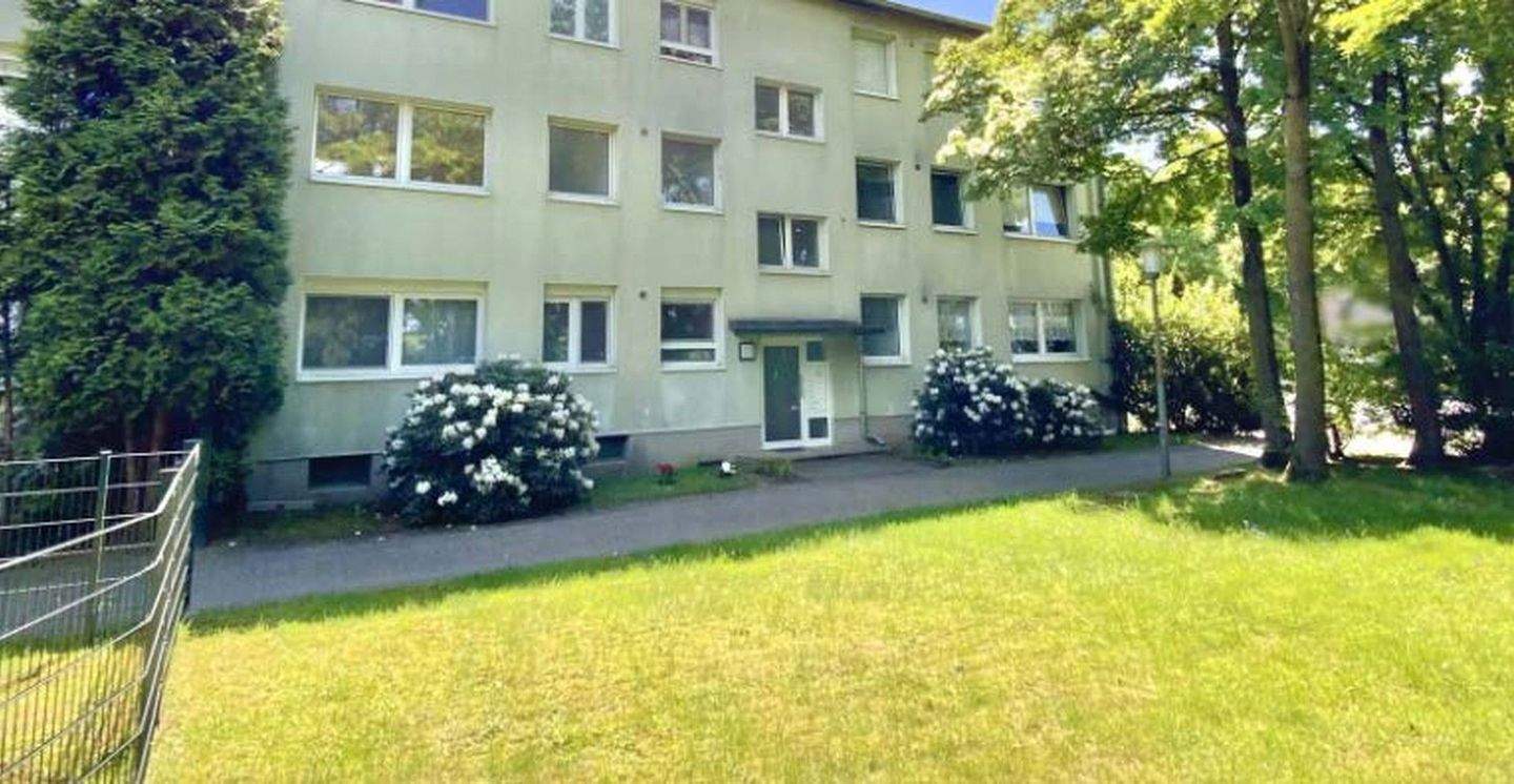 JOBCENTER: Frisch sanierte 4,5 Zimmer Wohnung in Krefeld