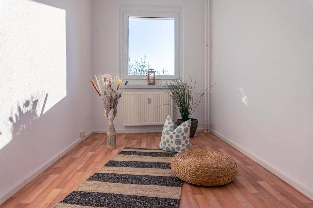3-Raum-Wohnung mit Tageslichtbad, nahe Rosengarten – Chemnitz – Vorschaubild 3