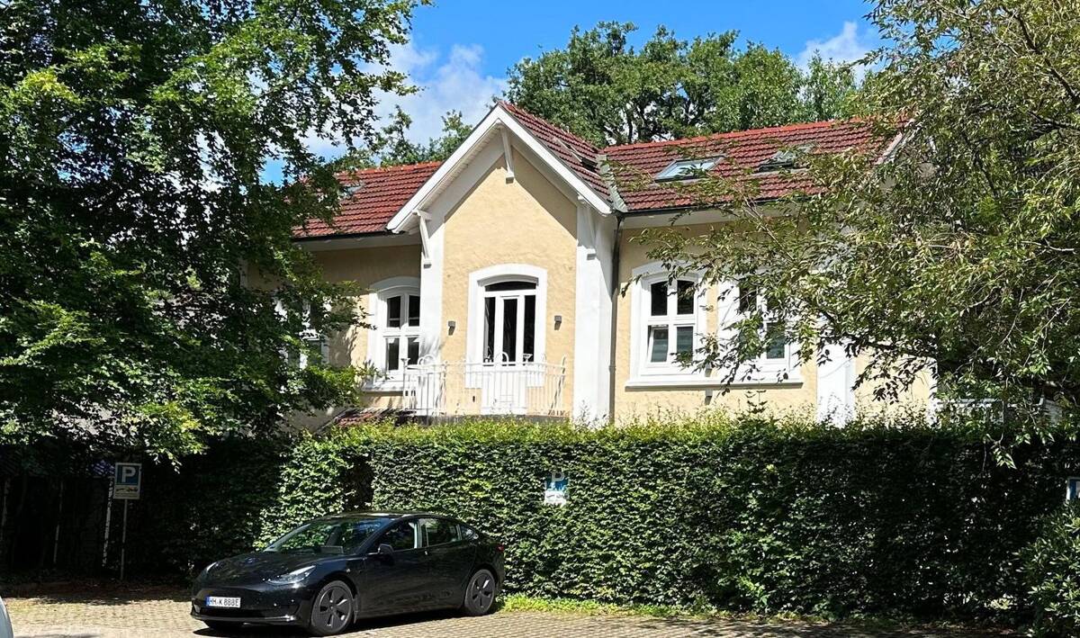 Möbliertes Haus 154 m² | 5,5 Zi | Garten | nahe Nienstedten | Wohnen auf Zeit 3-33 Monate – 22549 Hamburg – Bild 1 von 9