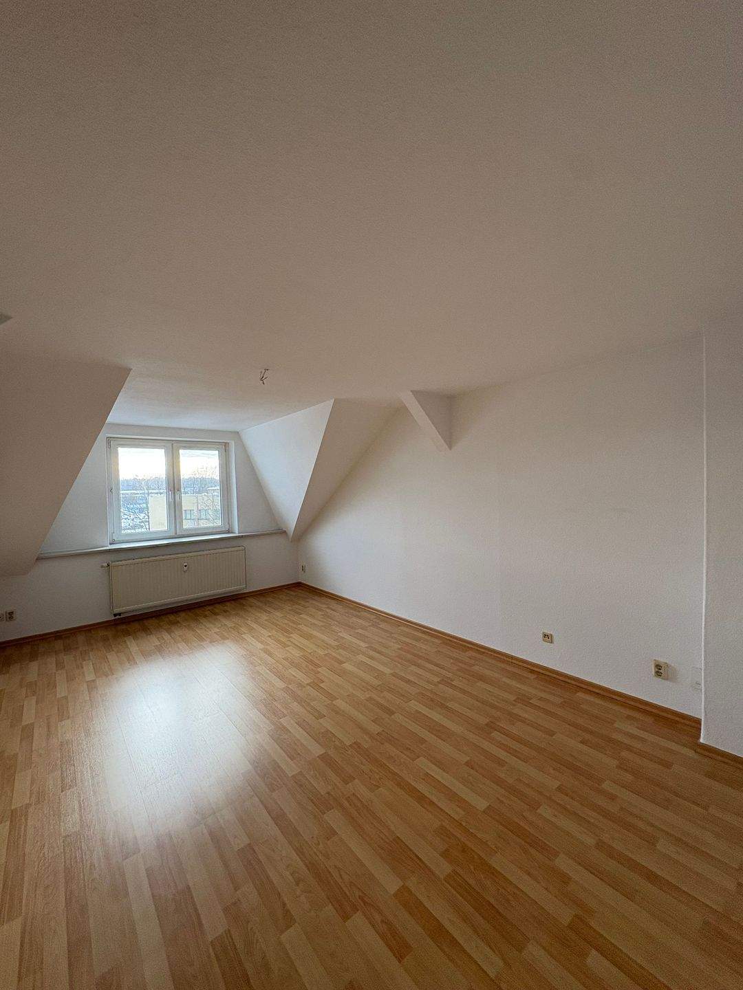 Dachgeschosswohnung in zentraler Lage sucht Mieter – Chemnitz – Vorschaubild 4