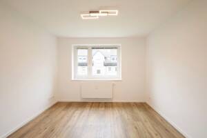 Schöne 3 Zimmer Wohnung mit 2 Stellplätzen u. Balkon in Hamburg Poppenbüttel – 22395 Hamburg – Vorschaubild 5