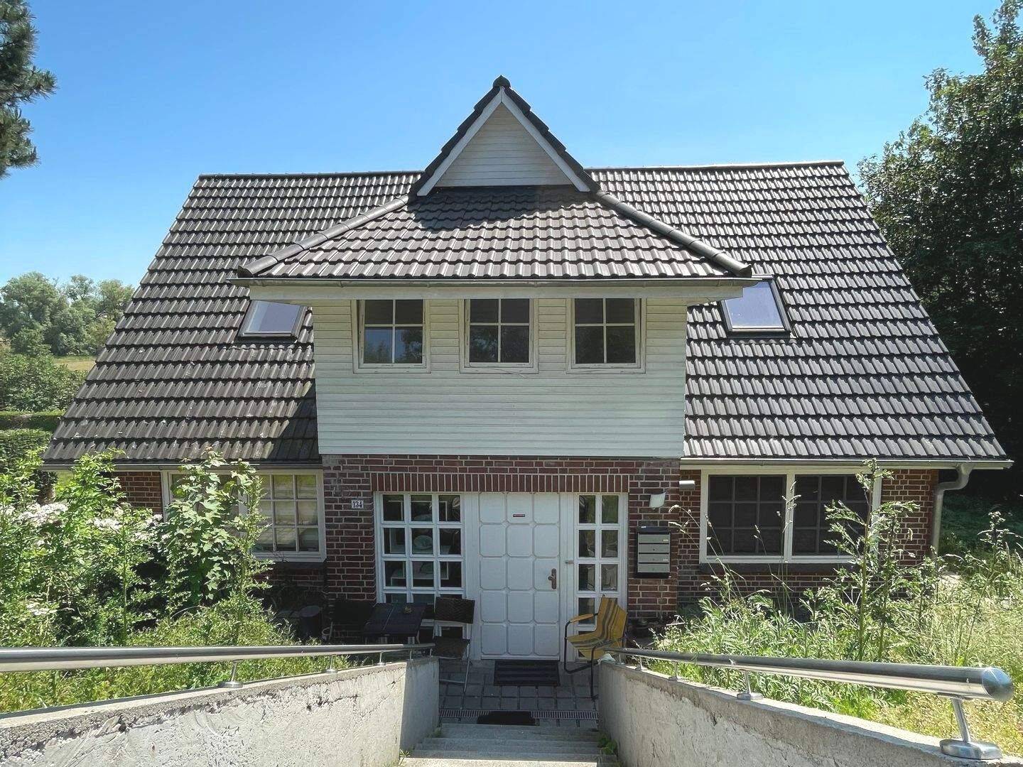 Großzügiges Einfamilienhaus mit Bungalow und großer landwirtschaftlicher Fläche zu verkaufen – Hamburg – Vorschaubild 3