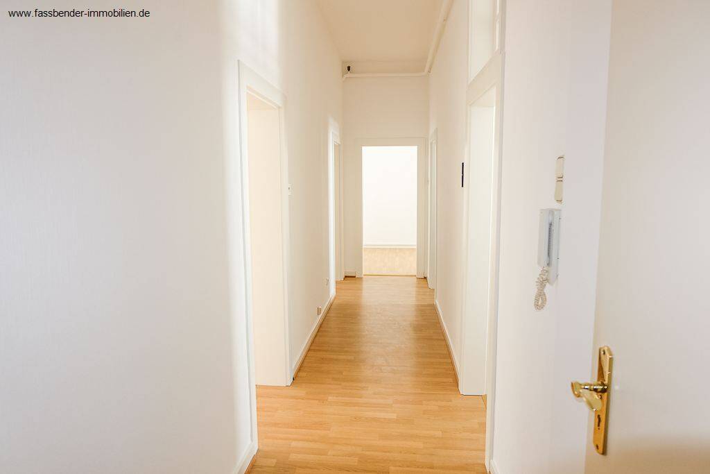 Trier-Stadt, renovierte 4 ZKB Altbauwohnung mit Einbauküche ab sofort zu vermieten. – Trier – Vorschaubild 4
