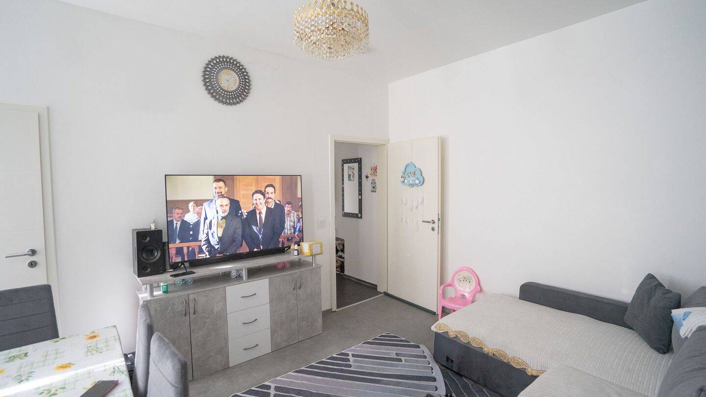 Charmante, modernisierte 1-Zimmer-Eigentumswohnung in begehrter Neuköllner Kiezlage – Berlin – Vorschaubild 2