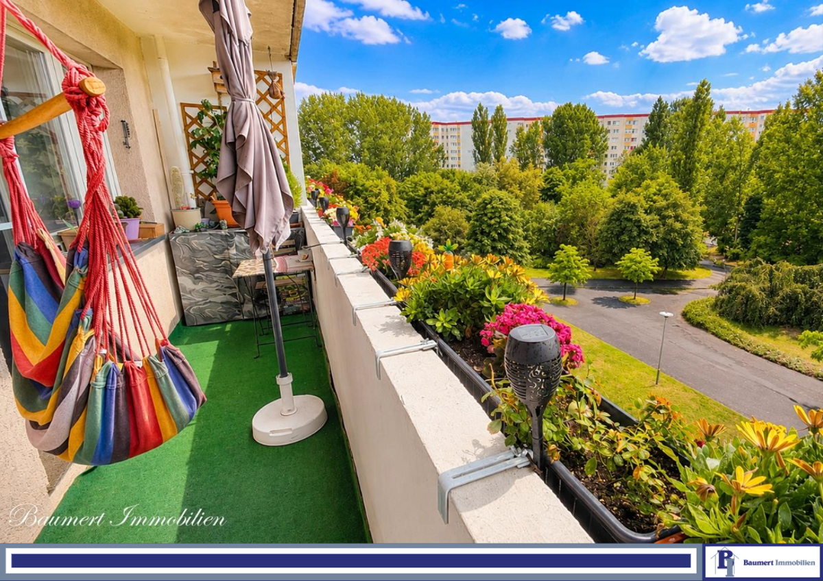 Attraktive Eigentumswohnung mit Balkon, Aufzug und neuer Einbauküche – 12681 Berlin – Bild 1 von 9