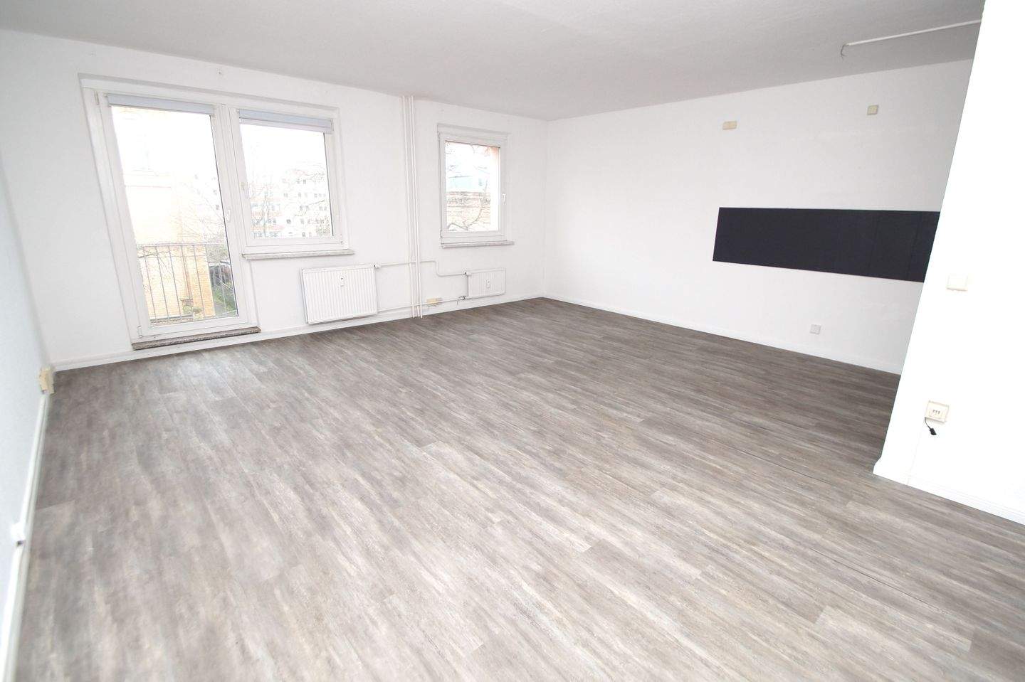 3-Zimmer-Wohnung, Bad mit Badewanne, frisch saniert