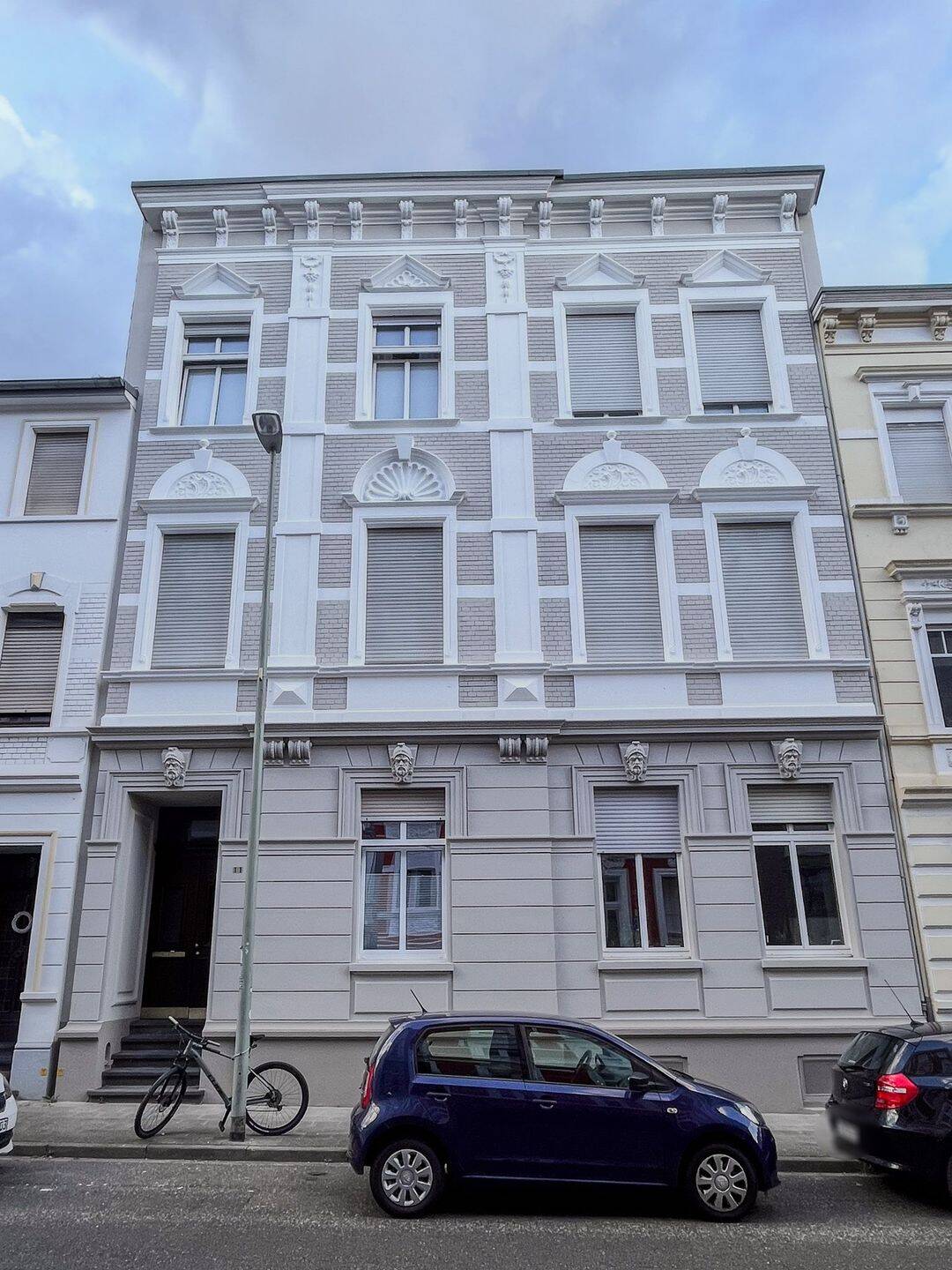 Kapitalanlage mit historischem Flair - Denkmalgeschütztes Mehrfamilienhaus mit vier Wohneinheiten – Mönchengladbach – Vorschaubild 2