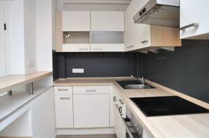 RESERVIERT - Einziehen und wohlfühlen: modernisierte DG-Wohnung, 4 Zimmer, Loggia, Klimaanlage und Gartennutzung – 45355 Essen – Vorschaubild 3