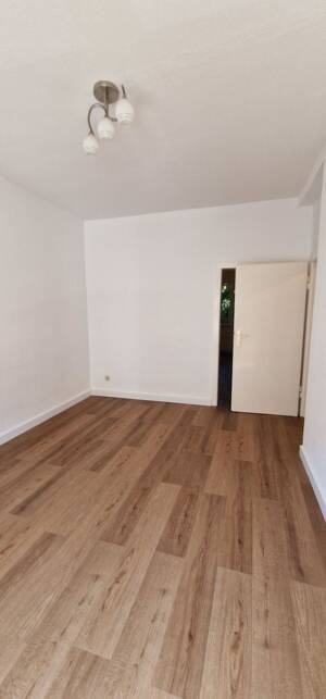 Helle 2-Zimmer-Wohnung mit Küche und Loggia mit Blick ins Grüne – 45144 Essen – Vorschaubild 2