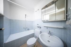 Charmantes Apartment (2. OG) mit großem Balkon, grünem Ausblick und Westpark-Nähe – 80686 München – Vorschaubild 7