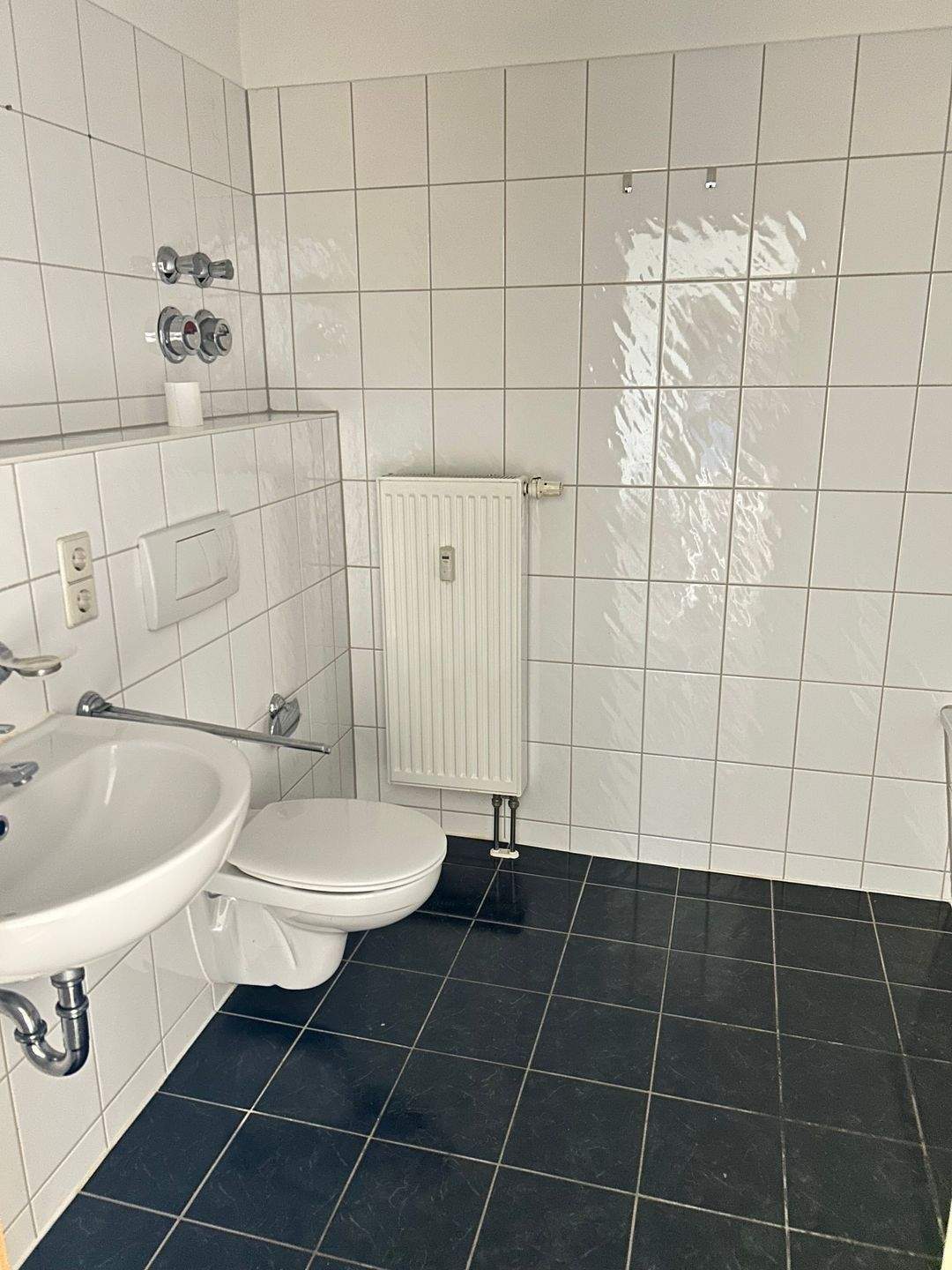 +++HELLE ALTBAU- WOHNUNG MIT BALKON FÜR EIGENNUTZER o. KAPITALANLEGER+++ – Chemnitz – Vorschaubild 5