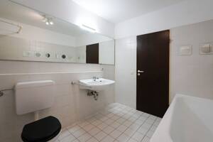 Oberkassel: 2 Zimmerwohnung mit großer Loggia und Garage – 40545 Düsseldorf – Vorschaubild 7
