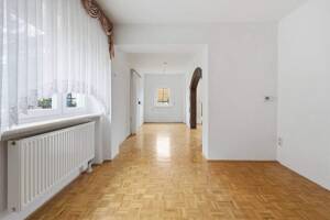 Wohnhaus mit 3 Wohnungen in schöner Wohnlage, Fürth-Ronhof. Bezugsfrei! – 90765 Fürth – Vorschaubild 6