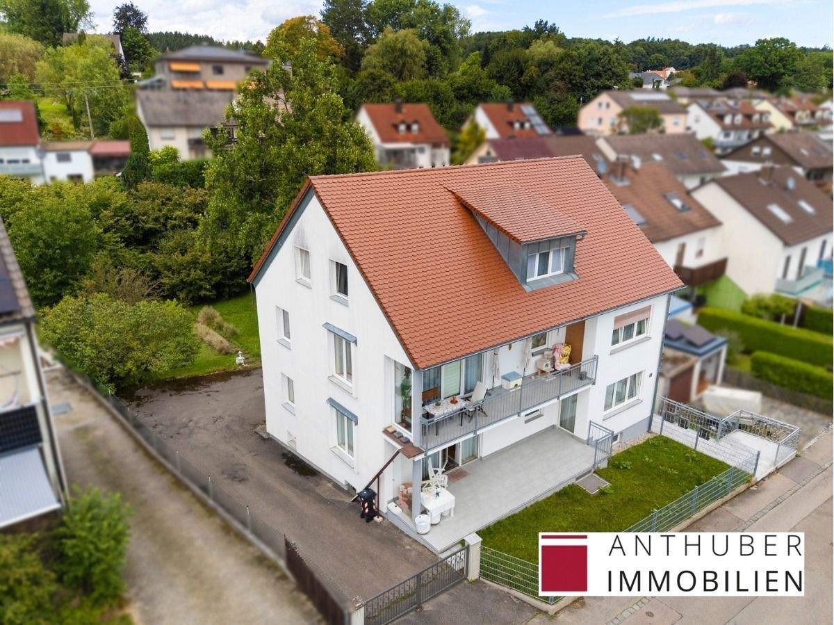 *** Provisionsfrei *** Mehrfamilienhaus mit zusätzlichem Baugrund im Top Zustand – Aystetten – Bild 1 von 8