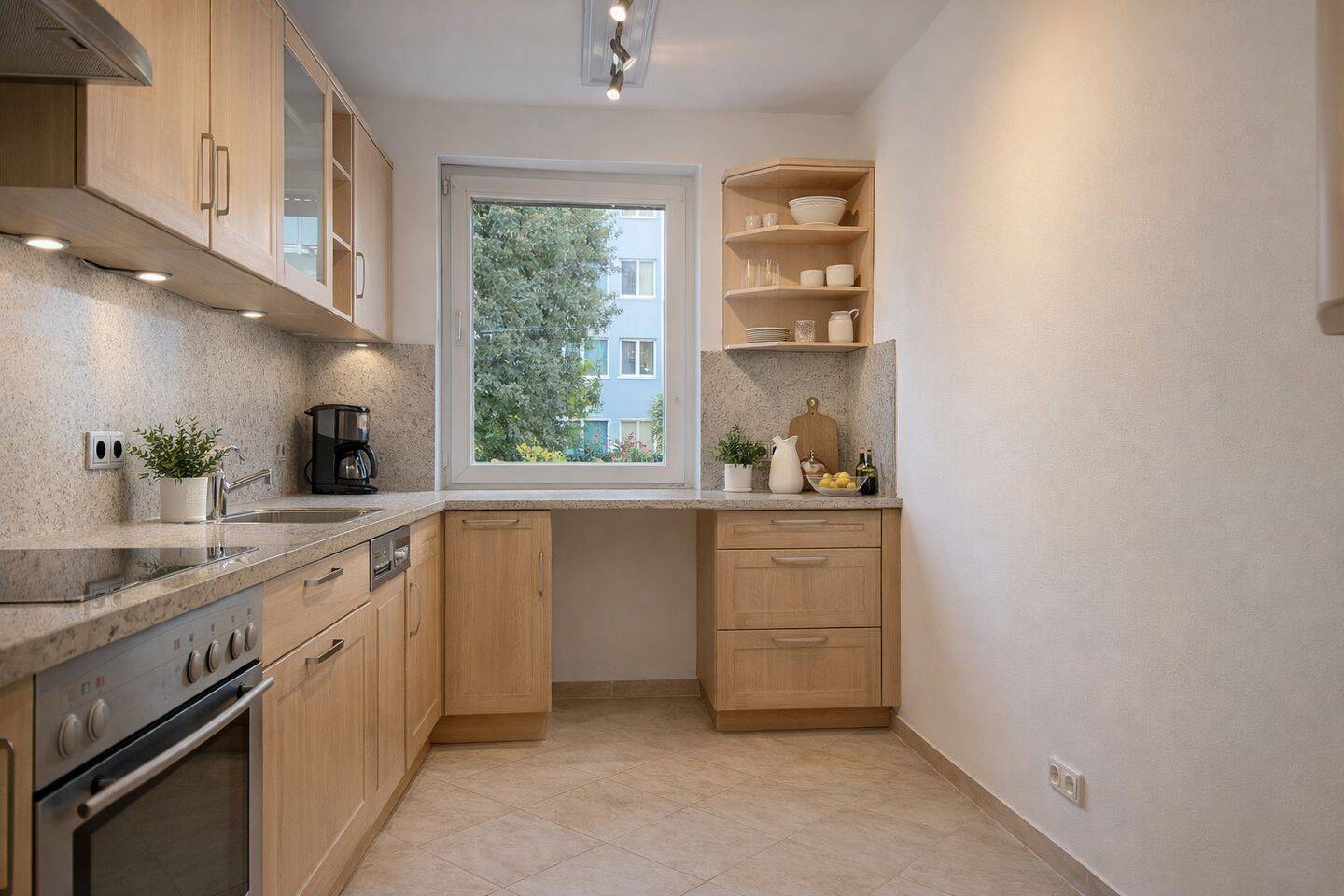 Bezugsfreie Wohnung mit großem Potenzial - ideal für Familien oder Kapitalanleger – München – Vorschaubild 4